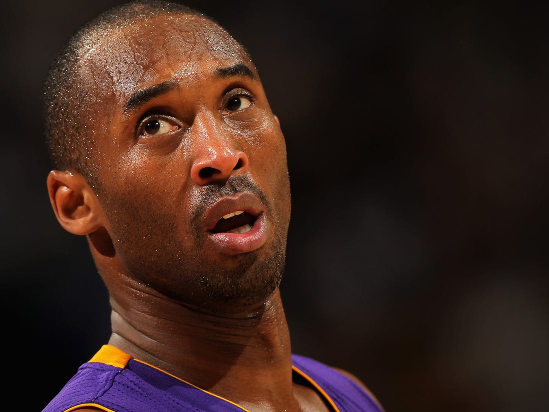 kobe-bryant-lakers-sweating.jpg