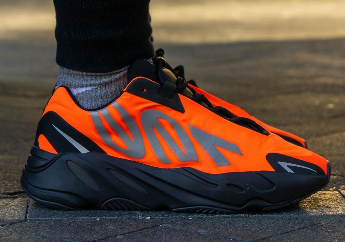 adidas-Yeezy-700-MNVN-Orange-FV3258-2.jpg