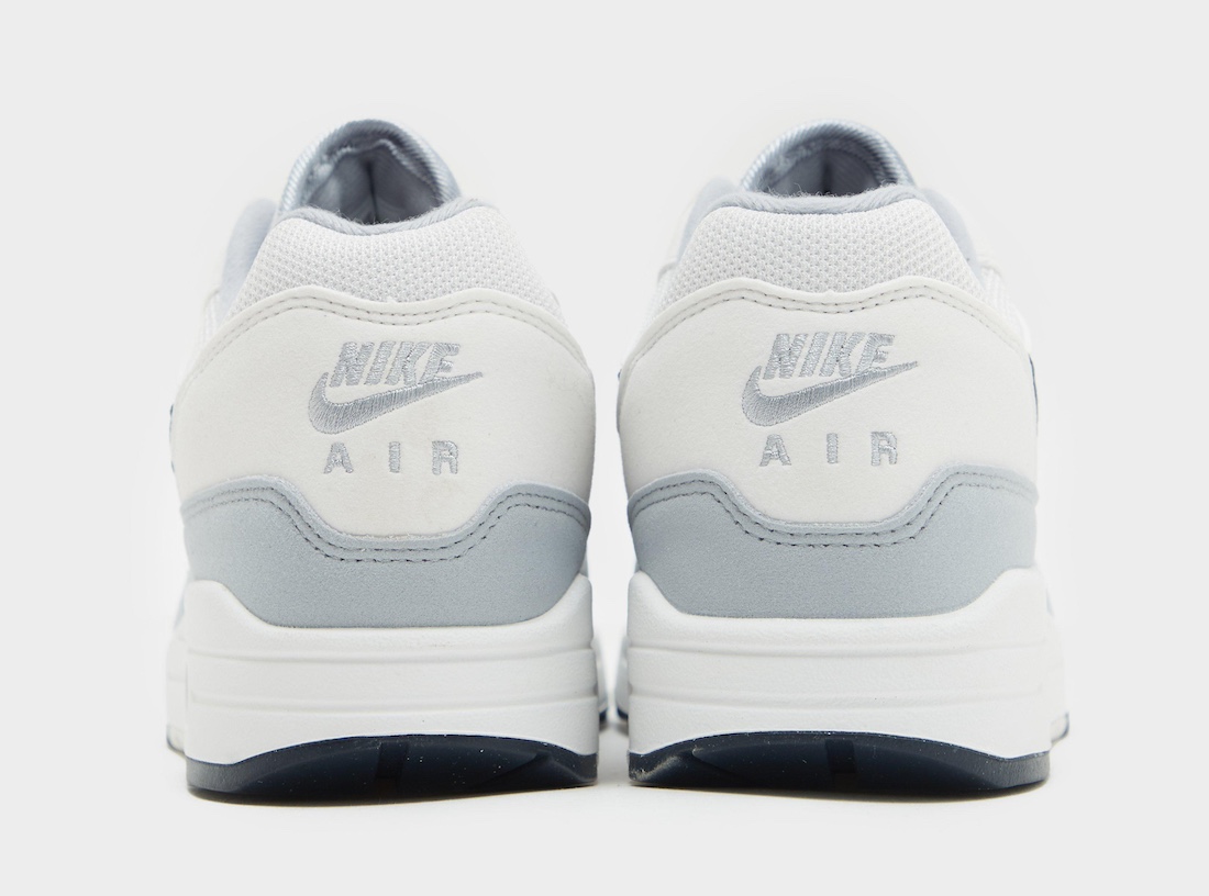 Nike-Air-Max-1-Platinum-Tint-Dark-Obsidian-2.jpeg