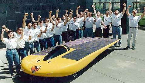 solar_eagle_III_april_1997_team_photo.jpg