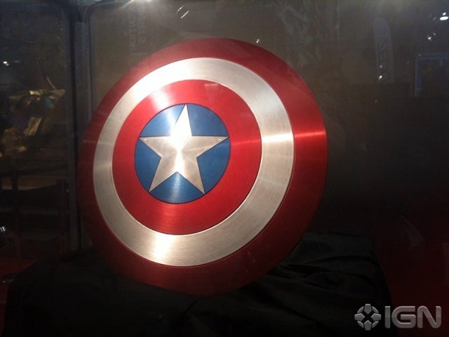 sdcc-10-caps-real-life-shield-20100725114757172_640w.jpg