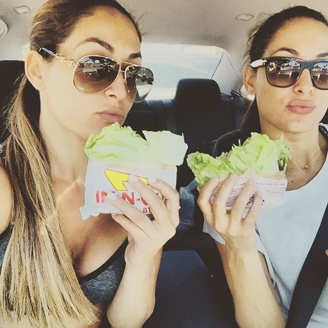 c4fc44776b9dcc2d9e64416f36818c52--the-bella-twins-nikki-bella.jpg