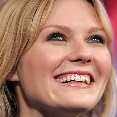 kirsten_dunst_teeth.jpg