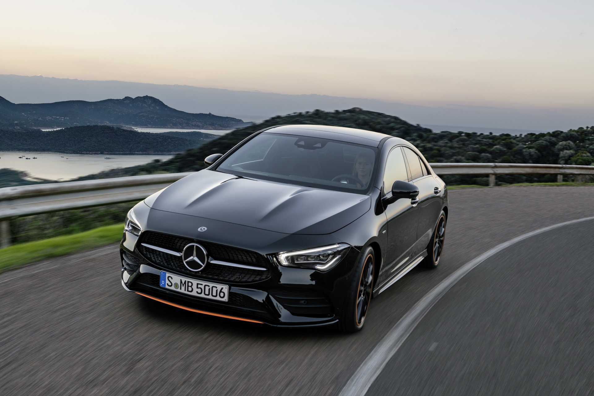 9501fe07-2020-mercedes-cla-25.jpg