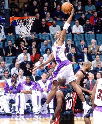 Puma_Vince_Carter_dunk.jpg