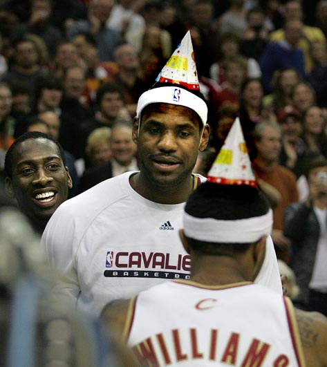 happy-b-day-lebronjpg-a6572ec89279cc53.jpg