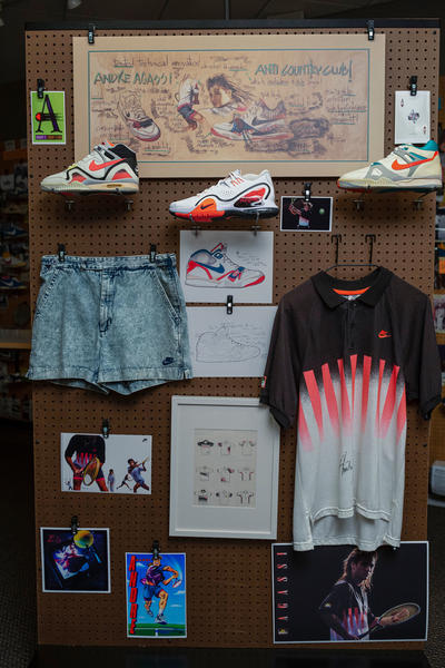 NikeNews_FeaturedFootwear_NikeCourtTechChallenge_6_native_600.jpg