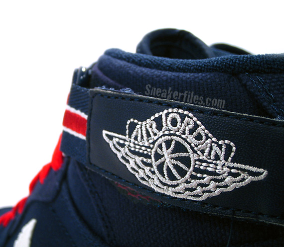 air-jordan-i-1-high-strap-midnight-navy-varsity-red-sail-4.jpg