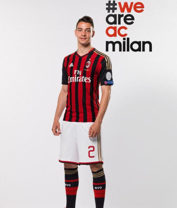 AC-Milan-Home-Strip-2014.jpg