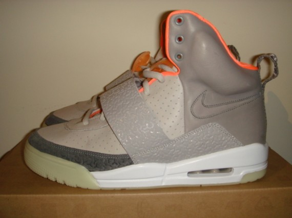 nike-air-yeezy-zen-grey-01.jpg