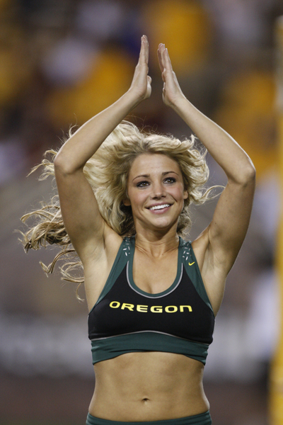 oregon-cheerleaders-2.jpg