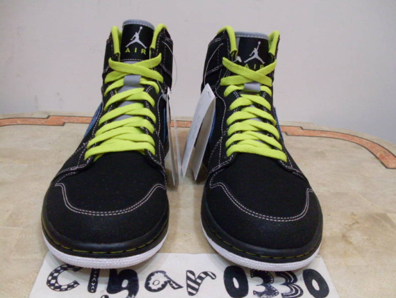 air-jordan-i-1-retro-high-sample-black-cyber-blue-sapphire-4.jpg