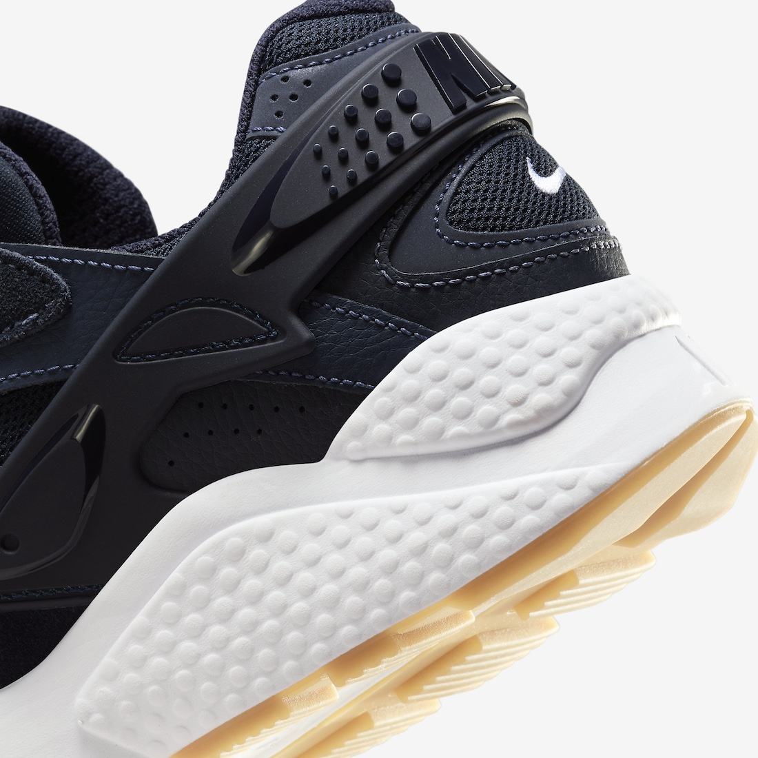 Nike-Air-Huarache-Runner-Dark-Obsidian-Gum-DZ3306-400-7.jpeg