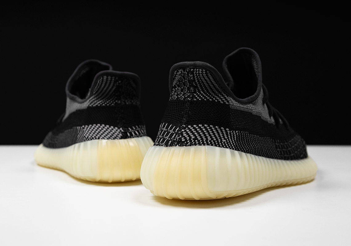 adidas-yeezy-boost-350-v2-carbon-fz5000-5.jpg