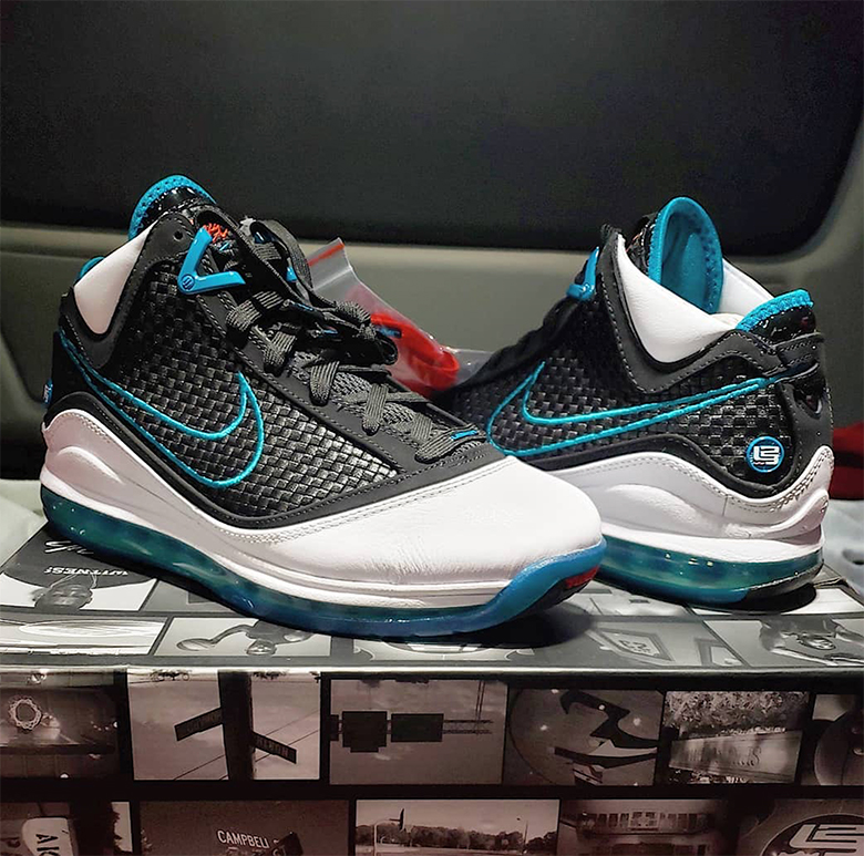 nike-lebron-7-red-carpet-retro-release-date-1.jpg