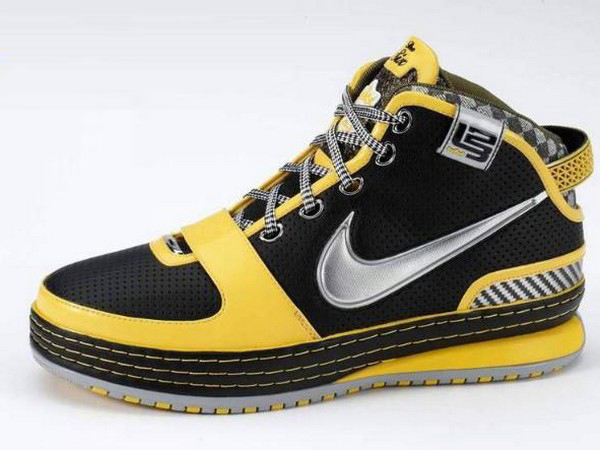 zoom_lebron_VI_pe_taxi.jpg