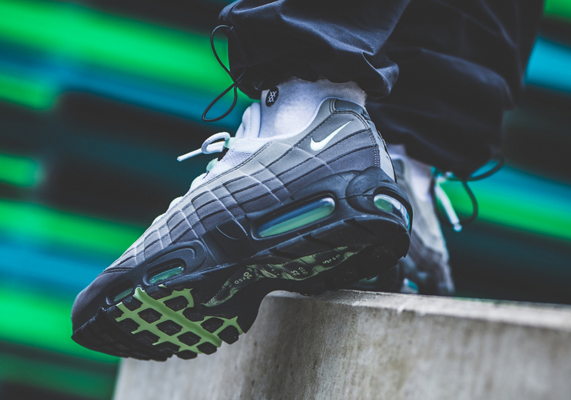 nike-air-max-95-fresh-mint-cd7495-101-7.jpg