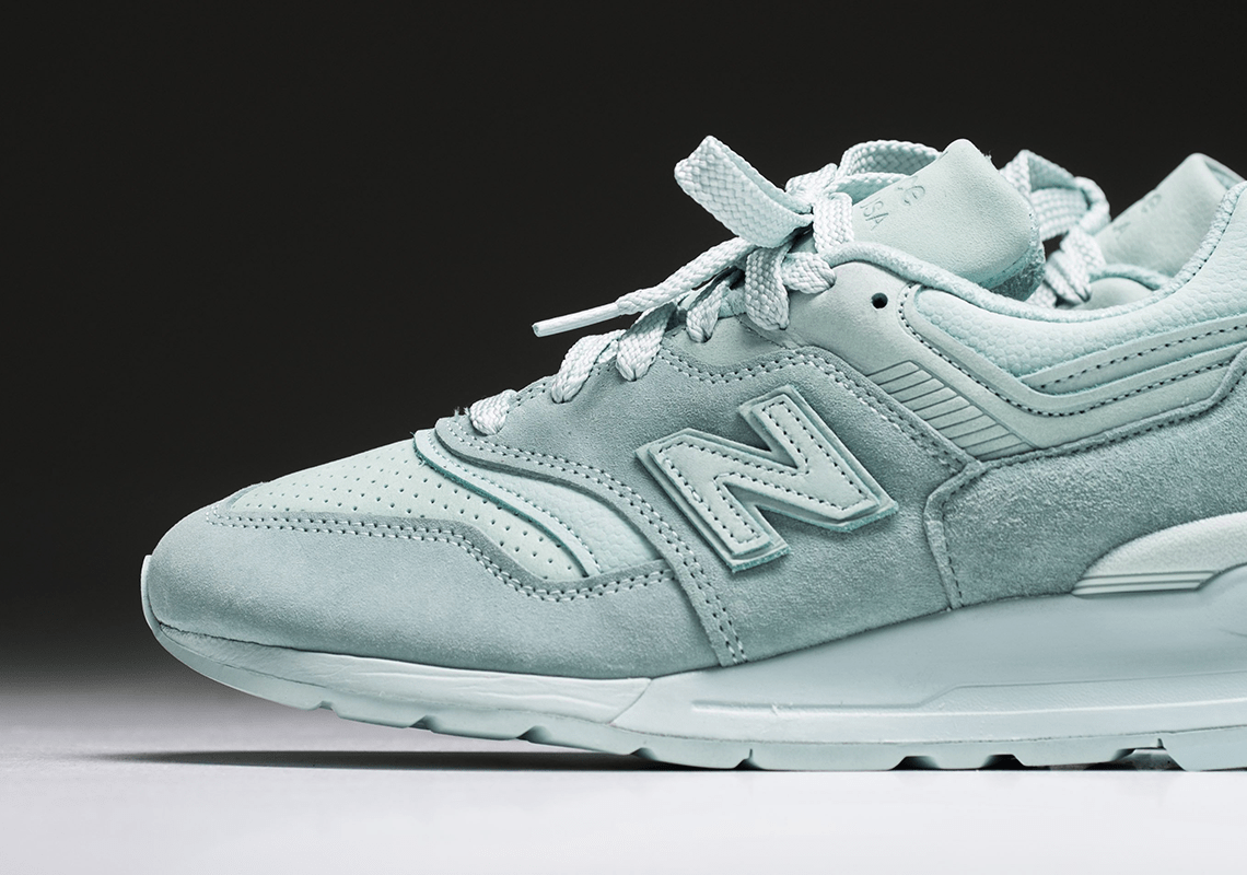 new-balance-997-mint-julep-3.png