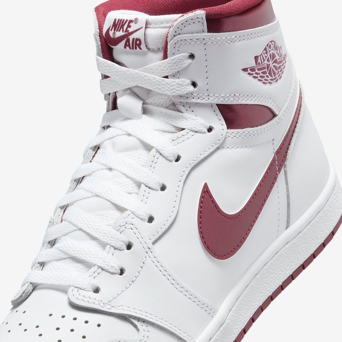 Air-Jordan-1-High-85-Metallic-Burgundy-2024-BQ4422-161-6.jpg