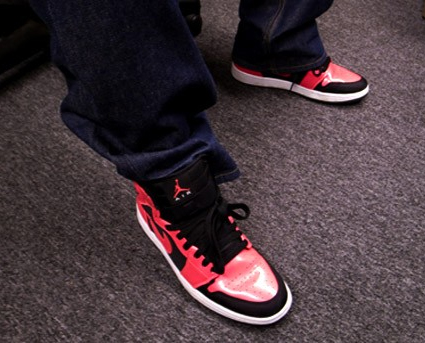 air-jordan-i-1-retro-high-black-infrared-white-2.jpg