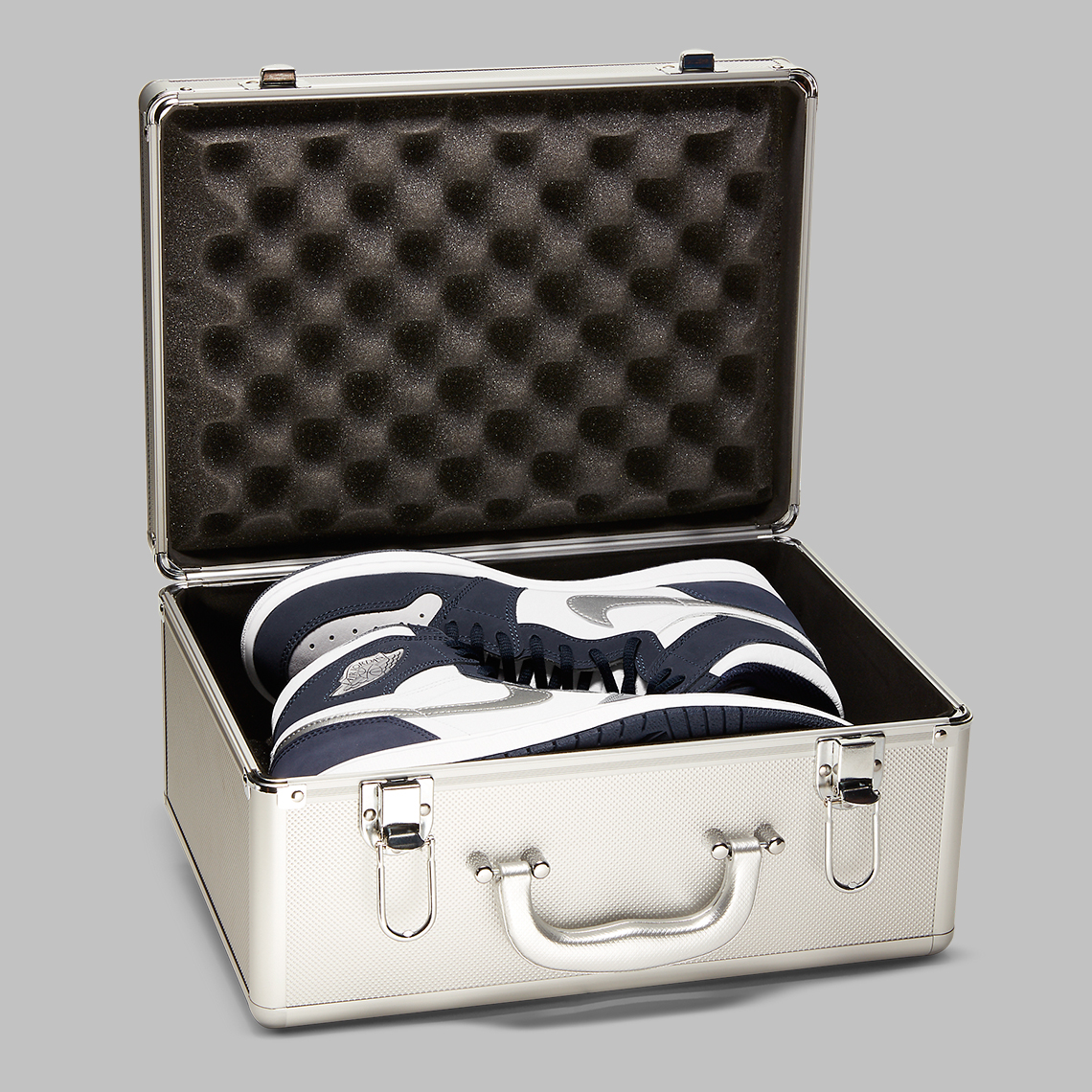 air-jordan-1-retro-high-og-midnight-navy-japan-suitcase-DB5877-100-13.jpg