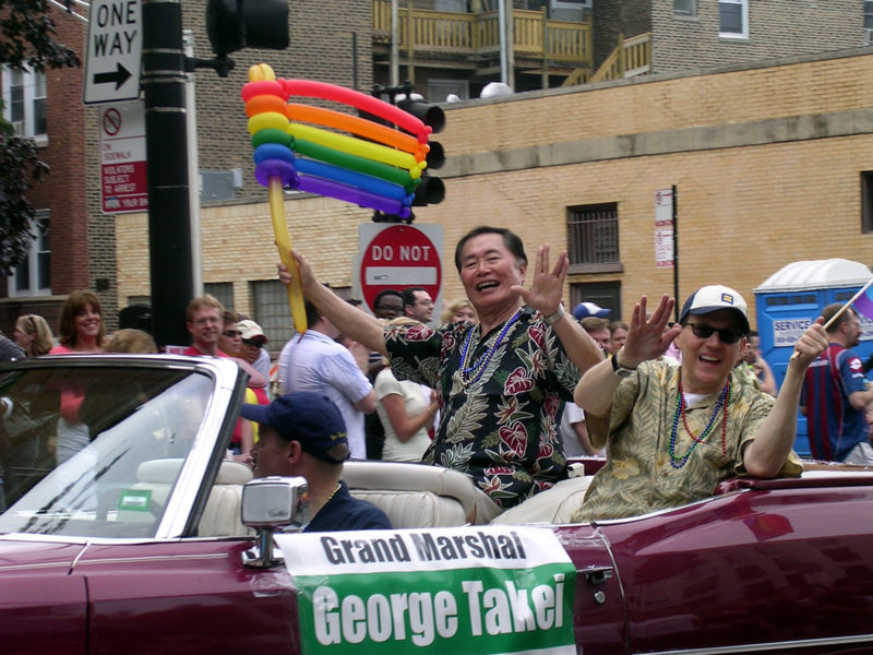 800px-george_takei_chicago_gay__lesbian_pride_2006.jpg