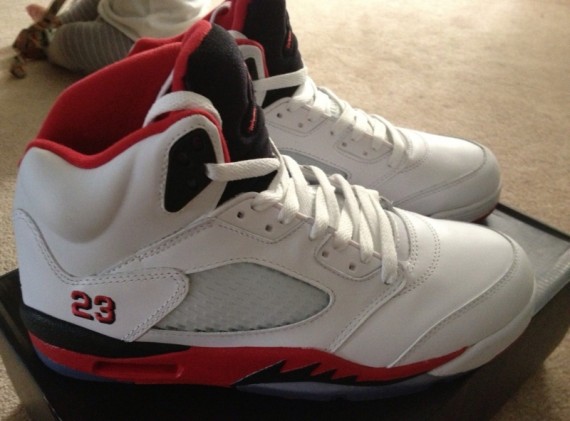 air-jordan-v-fire-red-available-early-on-ebay-06-570x421.jpg