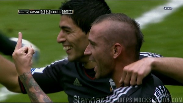 raul_meireles_jokingly_gives_lucas_the_finger.jpg