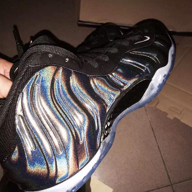 Nike-Foamposite-One-Hologram-up-close.jpg