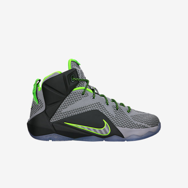 LEBRON-XII-GS-685181_007_A.jpg