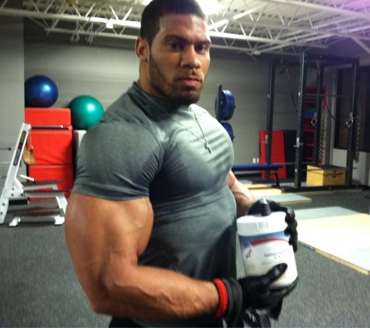 laron-landry-ripped-muscles-530x471.jpg