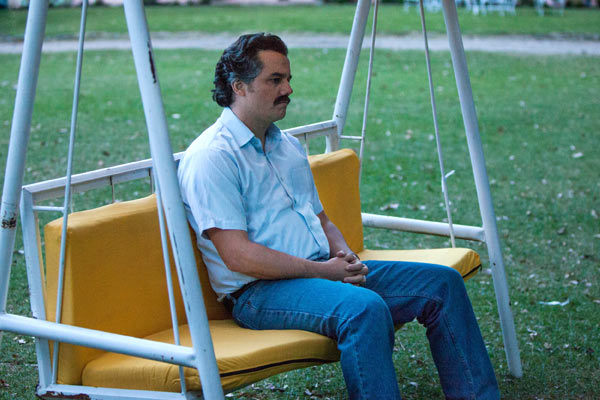 Pablo-escobar-waiting-alone-meme-33t1zc.jpg