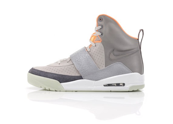 air-yeezy-new-images-01.jpg